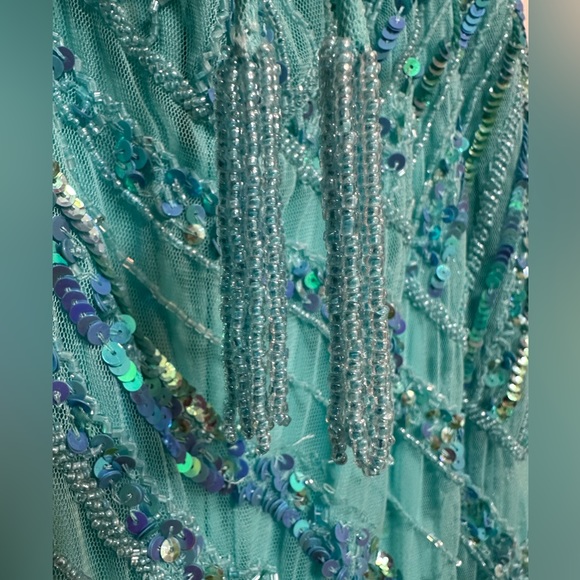 Gorgeous Ashley Lauren asymmetrical prom dress - Picture 7 of 9